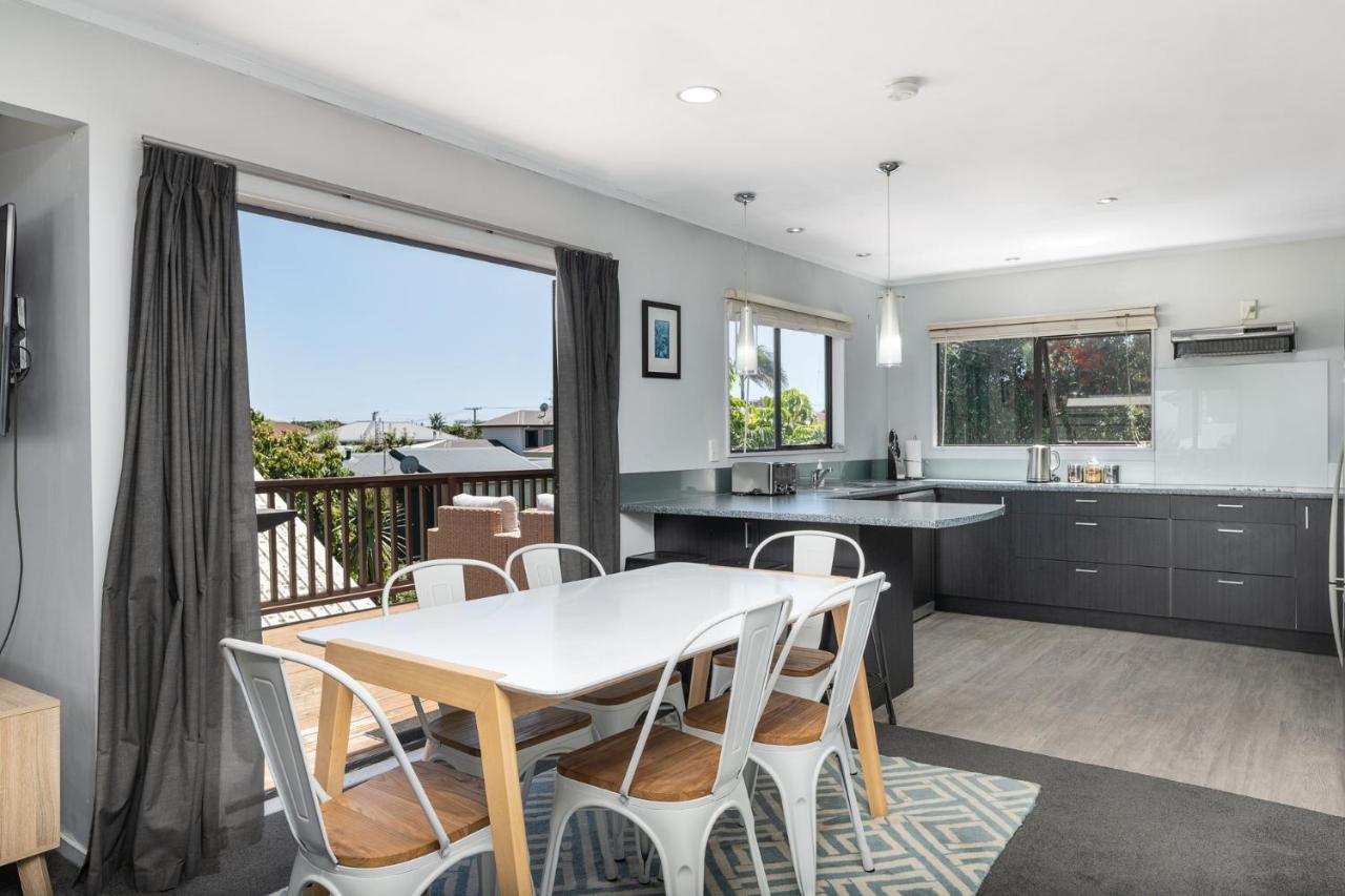 Convenient Family Bach With Easy Access To Blake Park The Beach And Downtown Mount Maunganui Exterior photo